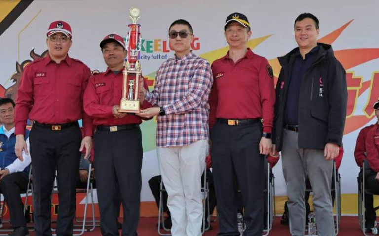 謝國樑出席義勇消防人員校閱暨常年訓練成果驗收