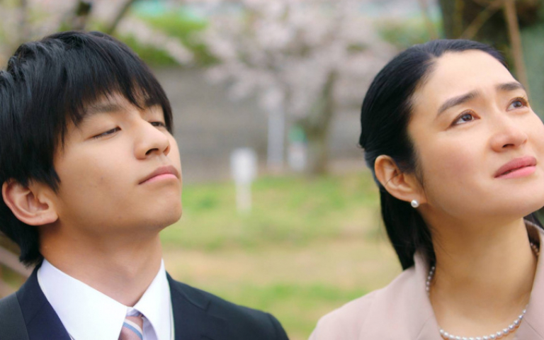 世界首位盲聾教授故　小雪睽違12年感動主演《指尖上綻放的愛》