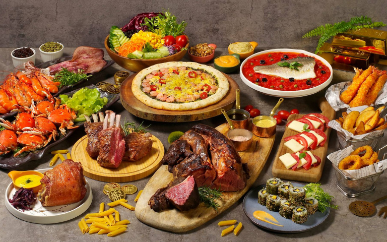 除夕圍爐吃點不一樣的！飯店推「西式自助海陸饗宴」牛排、海鮮、調酒爽爽吃！