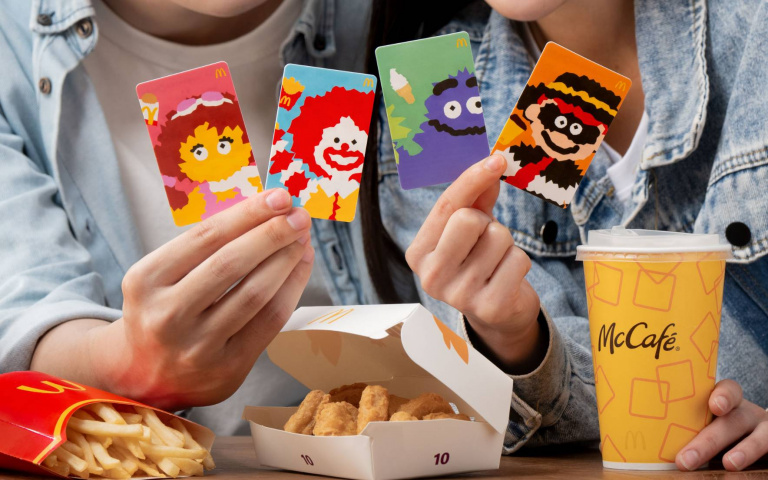 粉絲敲碗成功！麥當勞「2024年甜心卡」登場，「焦糖冰奶茶」回來了！