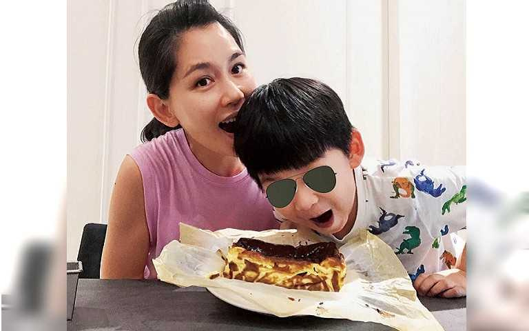 星防疫/5歲兒體力耗不盡 張家慧陪玩槍戰滿屋跑