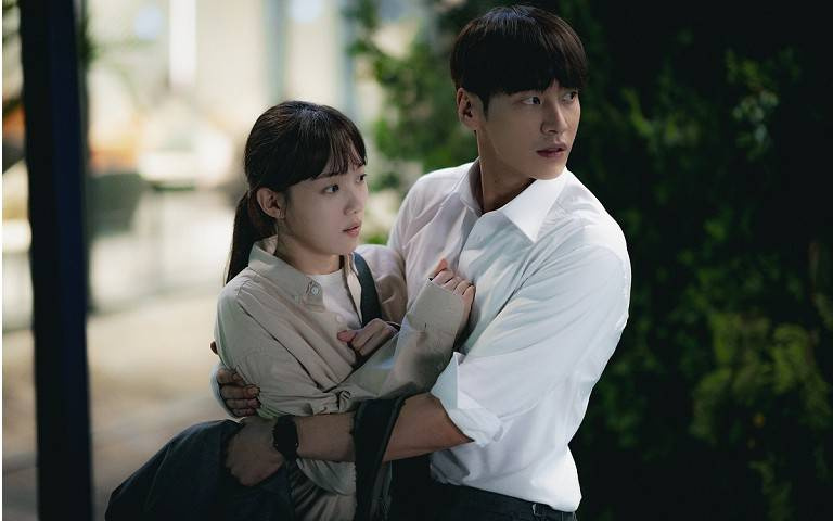 亞洲發燒星／李聖經化身戀愛家教解難題　虧金英光用臉告白