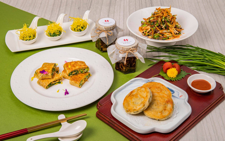 飯店推「蔥」美食!主廚公開做菜技巧,送珠蔥醬、包廂享用創意料理