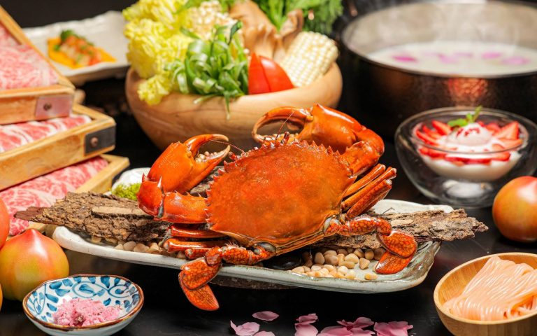 櫻花奶香鍋吃過嗎？日式鍋物餐廳推沙公蟹宴，和牛、伊比利豬等爽爽開吃！