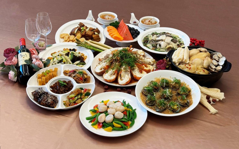 酒店母親節限定午晚餐！九孔鮑魚、豬肋排等十道美食準備開吃！