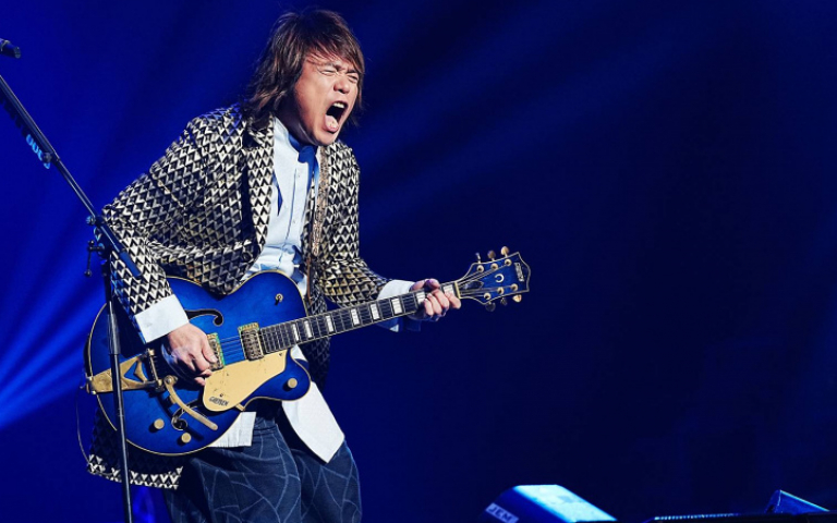 演唱會結束歌迷高喊加班　伍佰唱不完崩潰「沒歌了啦」