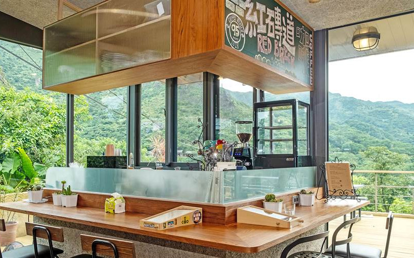 【解憂咖啡館3】分享建築系男孩夢想  紅磚道玻璃屋坐山望海