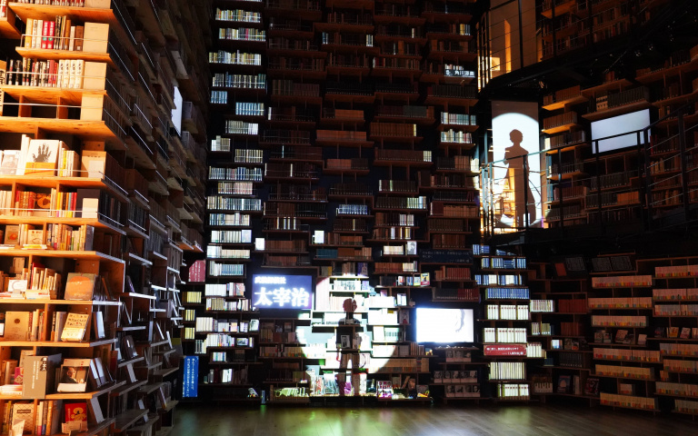 東京文青景點散策3／隈研吾打造出的巨石建築　朝聖埼玉縣動漫據點「角川武藏野博物館」