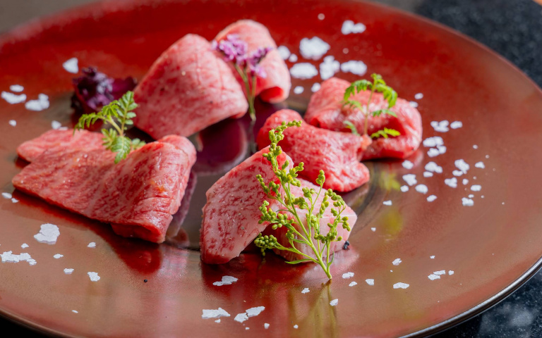 話題燒肉新清單2／逐道慢食品味福岡「赤身燒肉USHIO」　探索油花之外的和牛魅力　