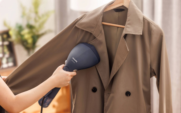 飛利浦推「手持蒸氣掛燙機 」！兩段式噴頭、蒸氣設計，再忙也能有優雅「衣」式感！