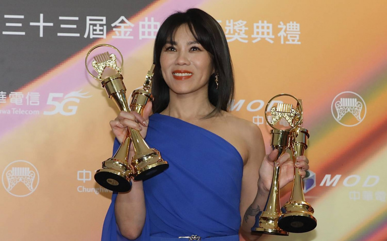 金曲33完整得獎名單!蔡健雅大贏家奪下年度專輯、封歌后,搖滾教父崔健封王!