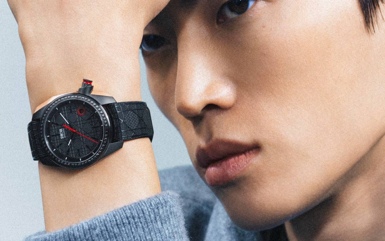 DIOR經典CHIFFRE ROUGE腕錶重生，優雅姿態與時裝美學，暗藏迪奧先生最愛符碼