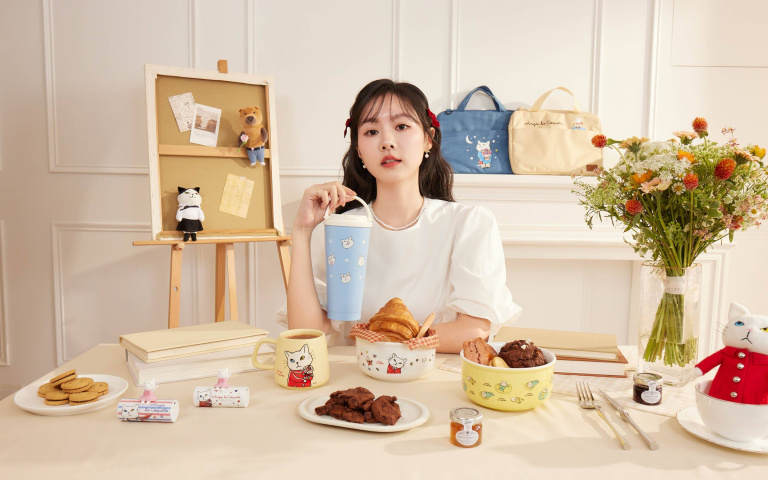 貓奴快掏錢！日本異瞳白貓「安吉小姐」來台，18款生活選物全台7-11上市！