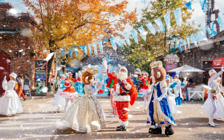 飄雪給你看!主題樂園、購物中心打造白色耶誕村 感受北國浪漫