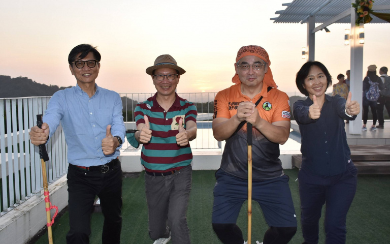 健身×旅遊!雄獅「大人囝仔聚樂部」遊程,讓長輩們動起來