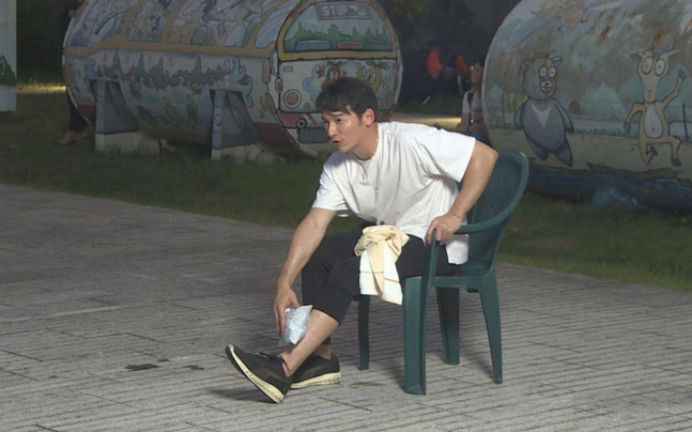 温昇豪體驗什家將　意外被鋼筋劃傷濺血縫針