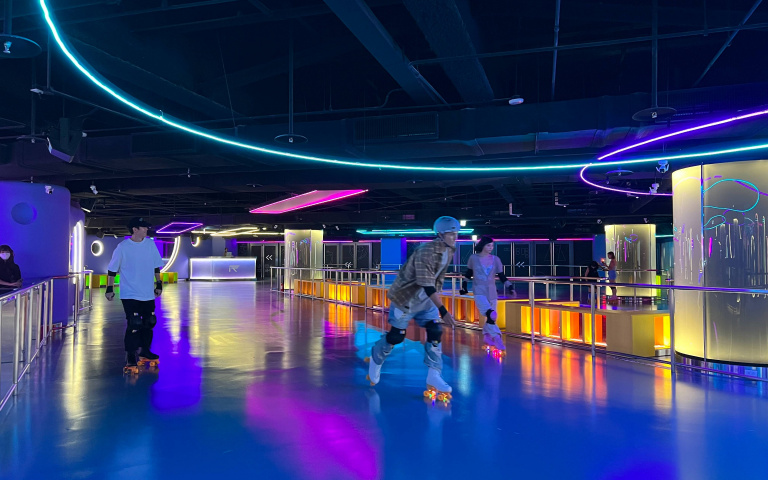 超夯滑輪場正式進軍台北小巨蛋　「迷幻太空」主題好玩又好拍