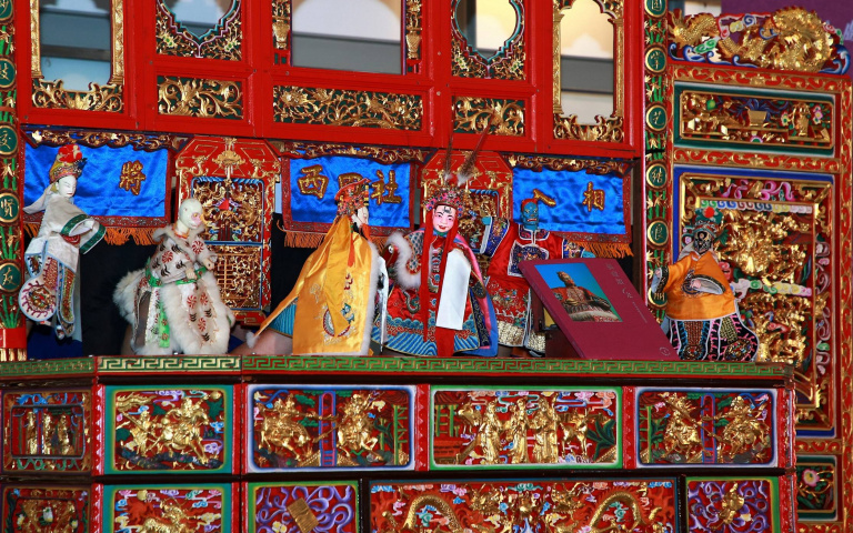 臺灣偶戲藝術精妙　精選圖錄重建臺灣藝術史