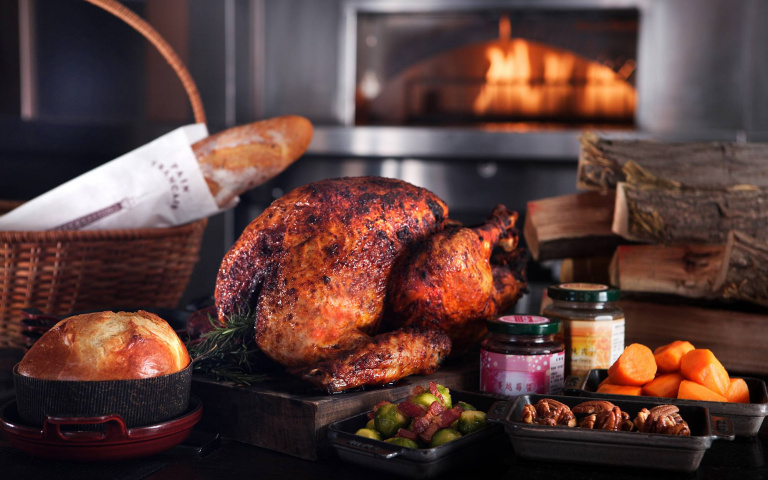 牛排館推火雞外帶禮籃！一次享用煙燻火雞、麵包、南瓜派等美食！