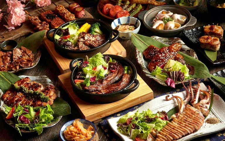 4大品牌優惠！燒肉吃到飽送3百元券，「生活工場」送動物餐盤、涼感被等限量禮