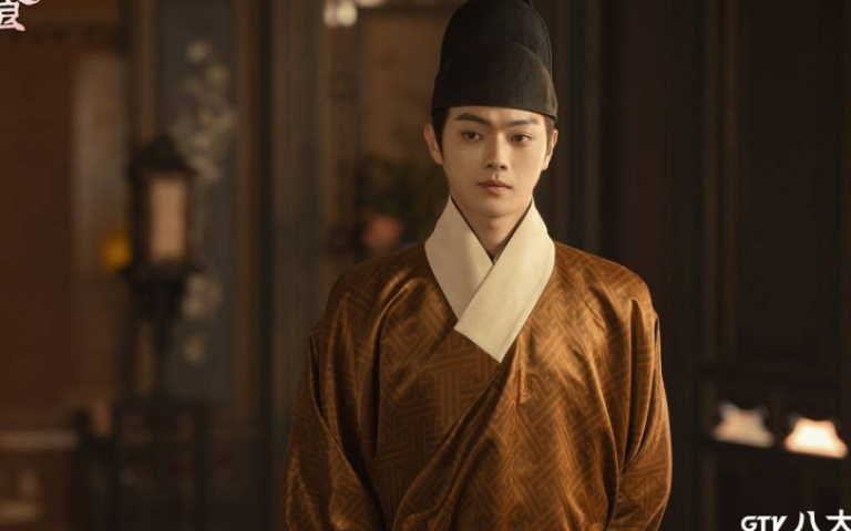 許凱鏡頭前吹簫惹爆笑　導演驚見「你拿反了」