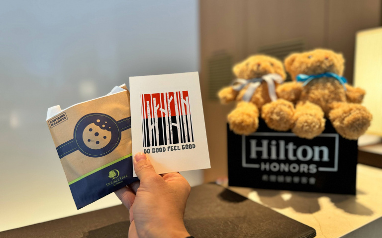希爾頓逸林酒店「分享月」!憑特製明信片至任一酒店兌換巧克力餅乾!