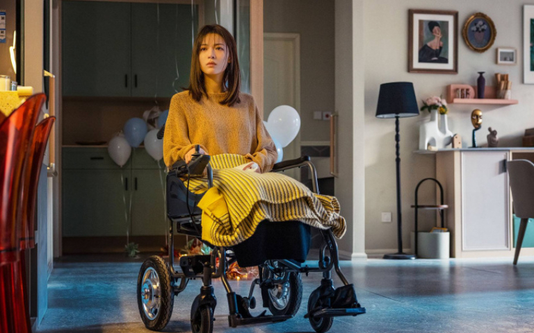 《奔跑》鍾楚曦遇車禍雙腿截肢　遭渣夫嫌棄出軌女主管