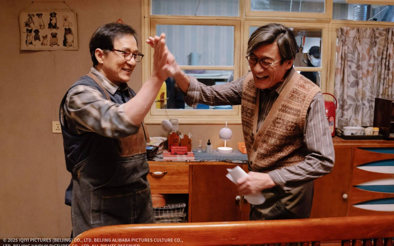 成龍、梁家輝睽違20年再合作　《捕風追影》讓港片黃金年代再現大銀幕