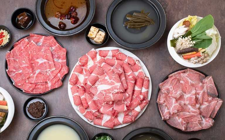 肉控快看!人氣火鍋40盎司大肉盤重磅登場,就像把吃到飽搬回家