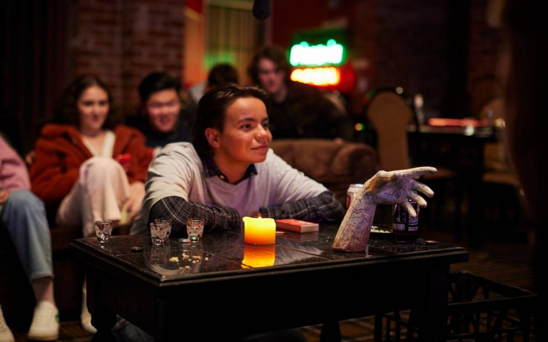 2023年鬼月必看5部上映電影！鬼修女回歸，拿靈媒殘肢玩遊戲？