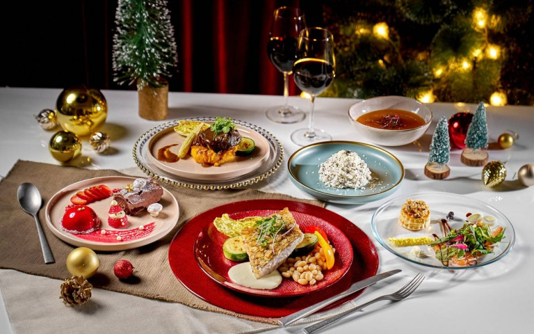 酒店推聖誕套餐、外帶火雞禮籃！享用和牛、鱸魚等多種美食，滿額贈紅酒！