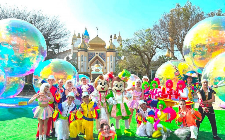 屬「龍」遊樂園免費玩！六福村春節限定「炫彩奇幻泡泡球」，打造網美景點！