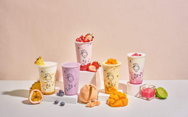 手搖飲發發聯名蜷尾家！推限定冰飲品「山茶花烏龍冰淇淋」，吃貨快衝！