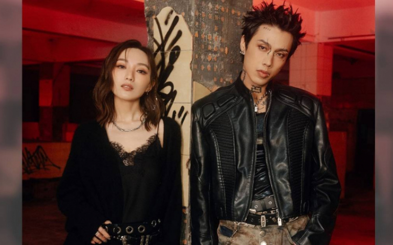 閻奕格寒流穿短裙冷到感冒　與Marz23老婆緣分曝光