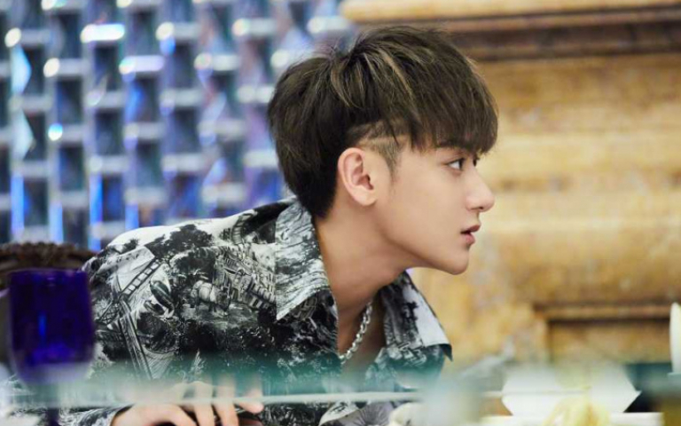 出道前就死會？　黃子韜自曝10年戀情「不離不棄」