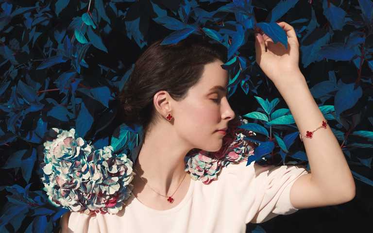 以愛為名繽紛獻禮！紅玉髓四葉幸運草、紅碧璽愛心、孔雀石交叉結　永恆符碼見證浪漫真愛