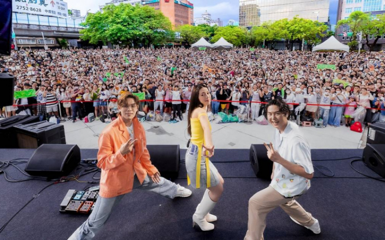 年輕粉絲罹癌「沒有很多時間」　告五人犬青忍淚獻祝福