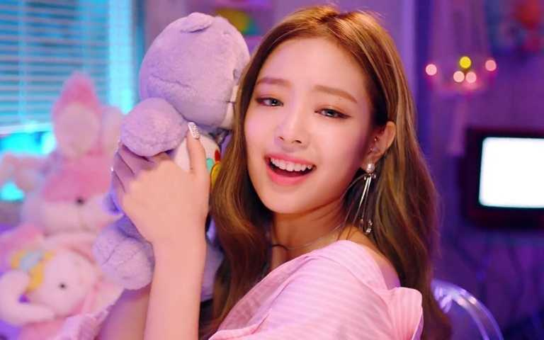 連JENNIE都淪陷!韓國女生從生活到時尚都超瘋Care Bear!