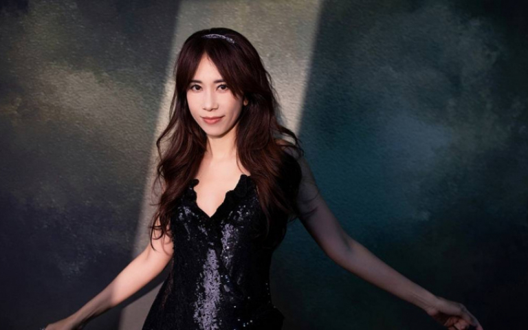 莫文蔚辣秀纖細好身材　大方放閃曝甜蜜婚姻秘訣