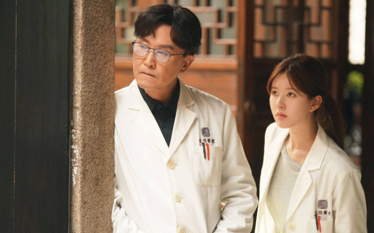 趙露思自曝身體出狀況　搭吳剛拍新戲自當白老鼠練針灸