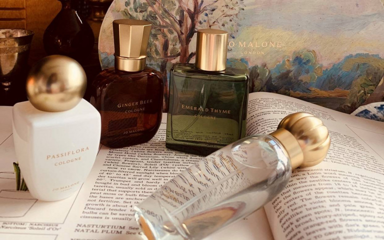 Jo Malone London 2024英倫古董市集系列4款香水一字排開，每瓶都是美到不行的香氛寶物！