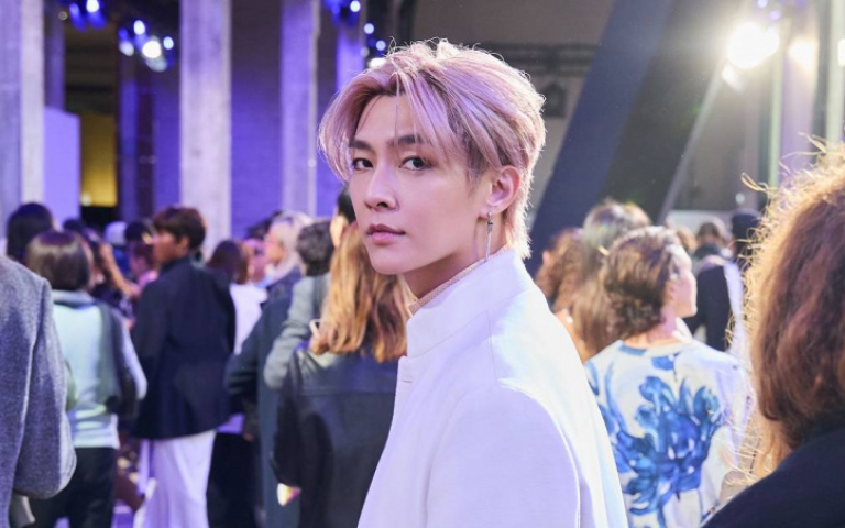 炎亞綸赴巴黎解鎖恐懼症　卸下防備被姊姊燦笑融化