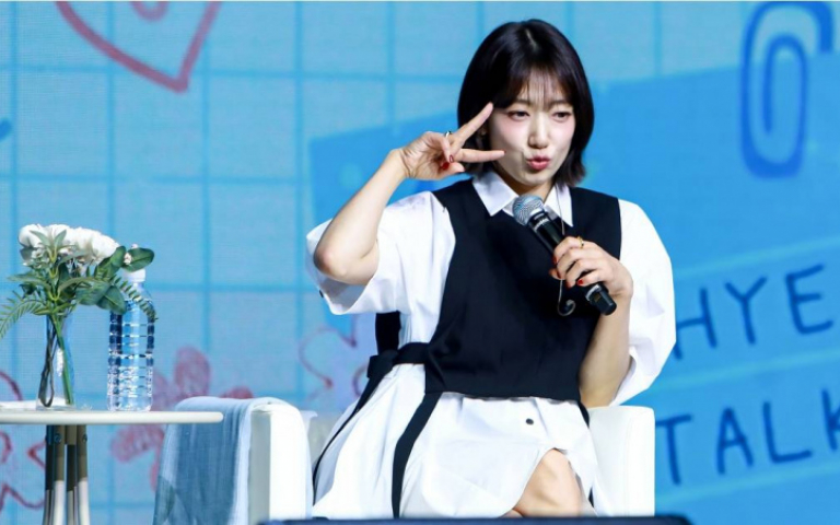 朴信惠熱跳〈like JENNIE〉驚豔粉絲　自招年紀不小體力有落差