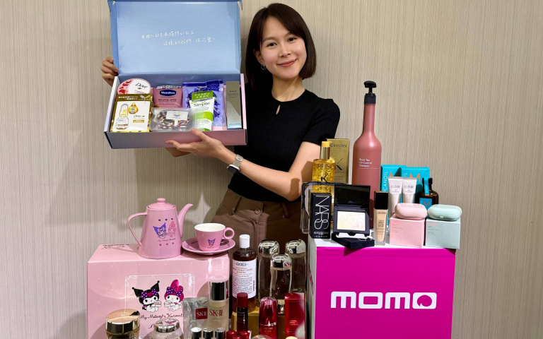 momo購物網週年慶!萬件商品5折起,再抽巴黎/紐約/雪梨來回機票!