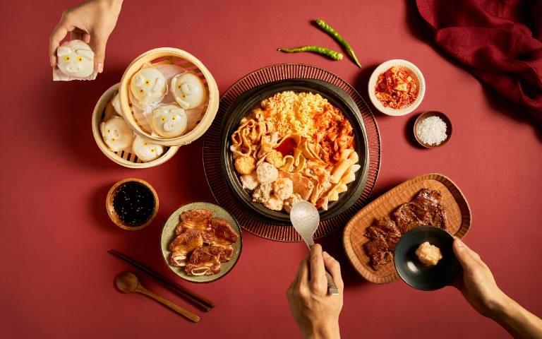 新村站著吃烤肉聯名點點心！橫隔膜、牛小排、爆漿豬仔流沙包在家就能吃！