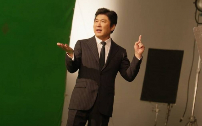 胡瓜化身帥氣歐爸　大談人生「懂得越多，選擇就越少」