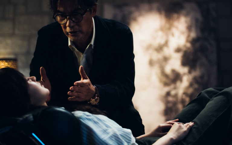 螢幕情侶檔變母子 任達華變身催眠大師
