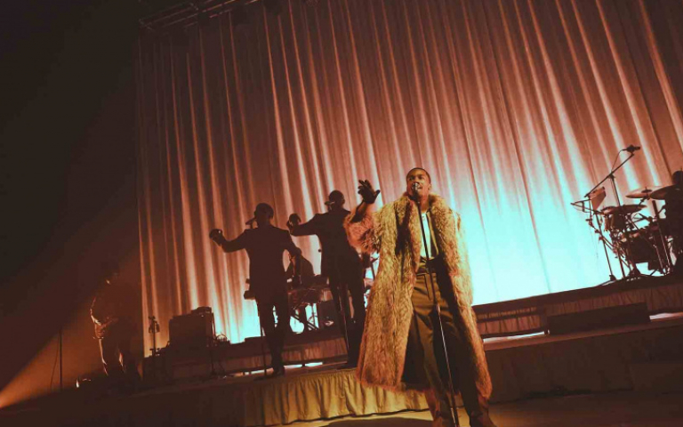 靈魂新星GIVĒON首度來台開唱　大秀中文「台北」、「我愛你」