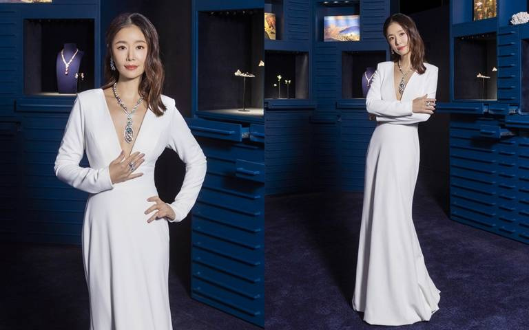 林心如曬完海灘比基尼辣照後再度解放好身材！白色性感深V禮服搭Chaumet頂級珠寶宛如女神降臨！