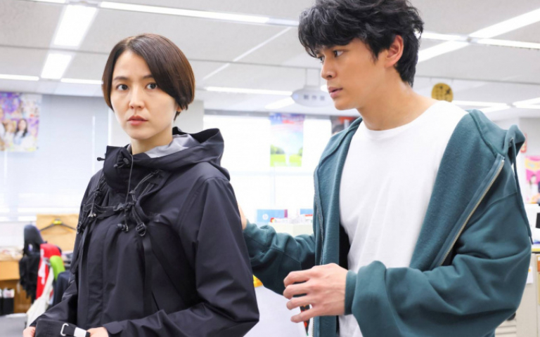 長澤雅美笑點低 鈴木亮平吃香蕉逗樂女神